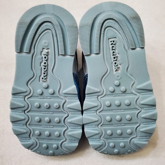 Reebok White & Metallic Blue Sneakers Baby Toddler Girls Size 4 Shoes - Picture 9 of 9